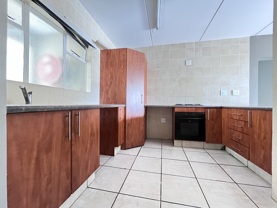 To Let 2 Bedroom Property for Rent in Hoogland Gauteng