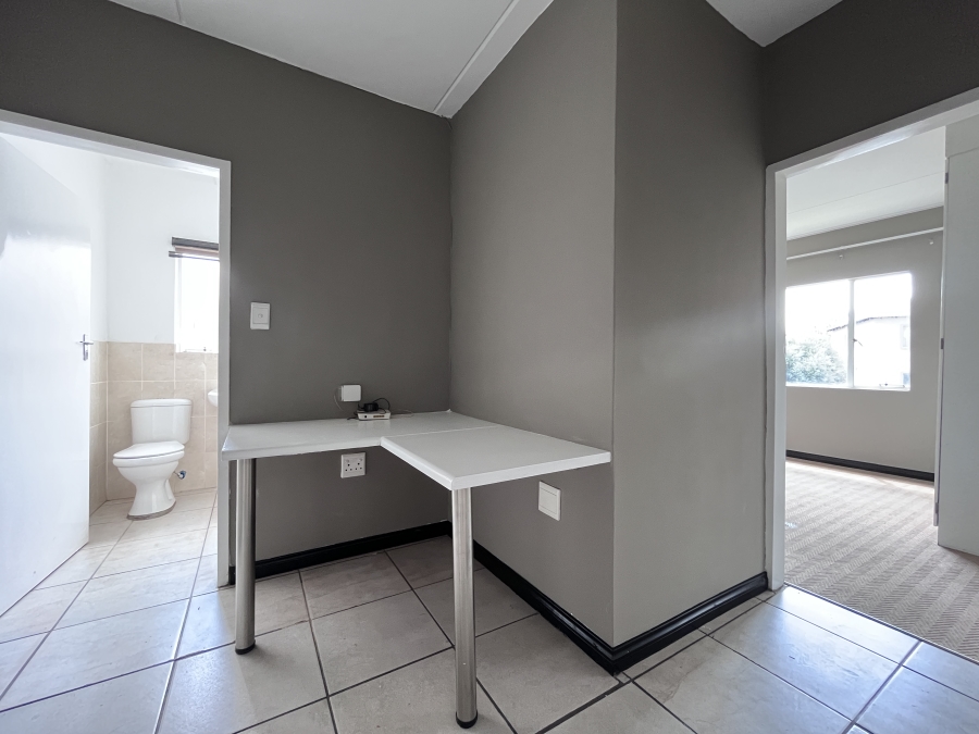 To Let 2 Bedroom Property for Rent in Hoogland Gauteng