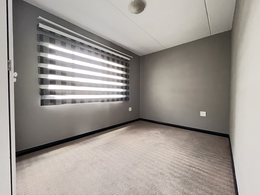 To Let 2 Bedroom Property for Rent in Hoogland Gauteng