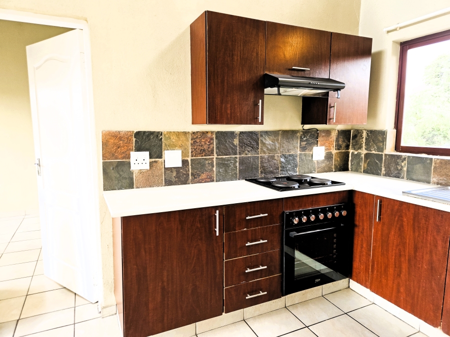 To Let 2 Bedroom Property for Rent in Honeydew Grove Gauteng