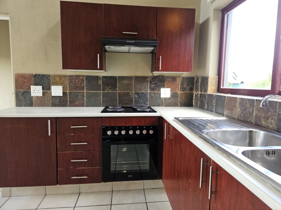 To Let 2 Bedroom Property for Rent in Honeydew Grove Gauteng