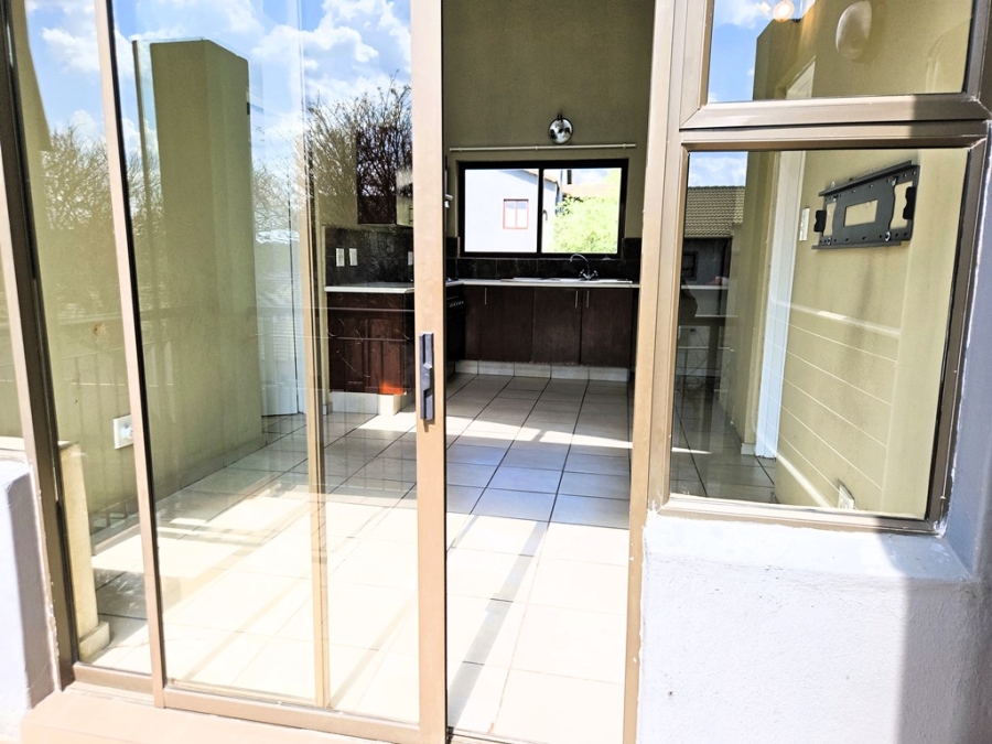 To Let 2 Bedroom Property for Rent in Honeydew Grove Gauteng