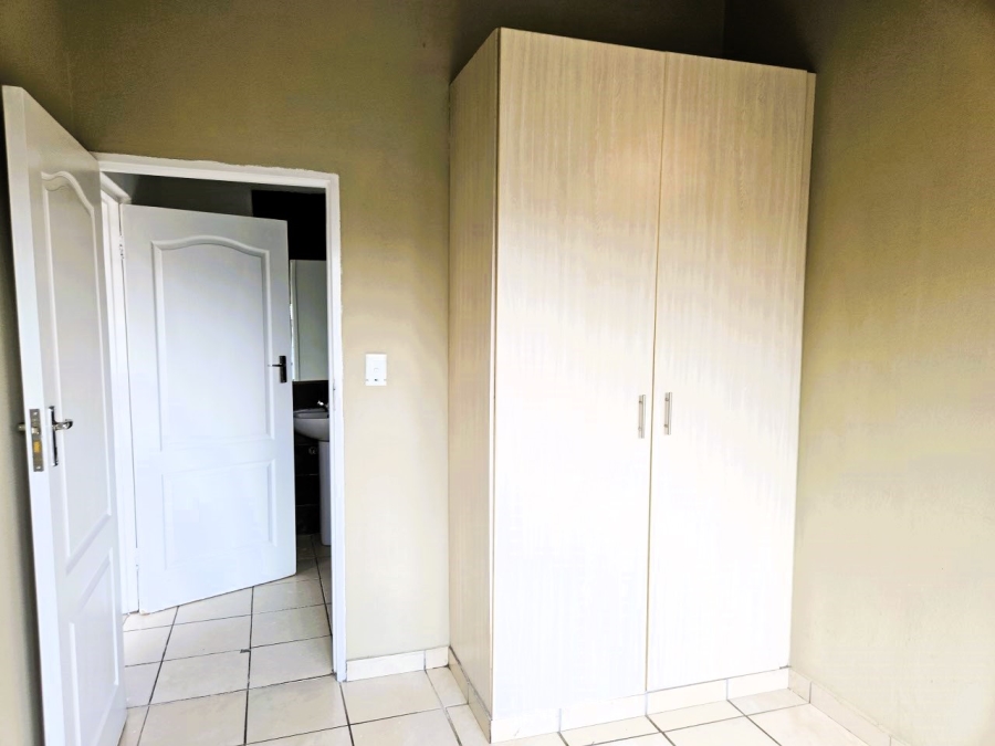 To Let 2 Bedroom Property for Rent in Honeydew Grove Gauteng