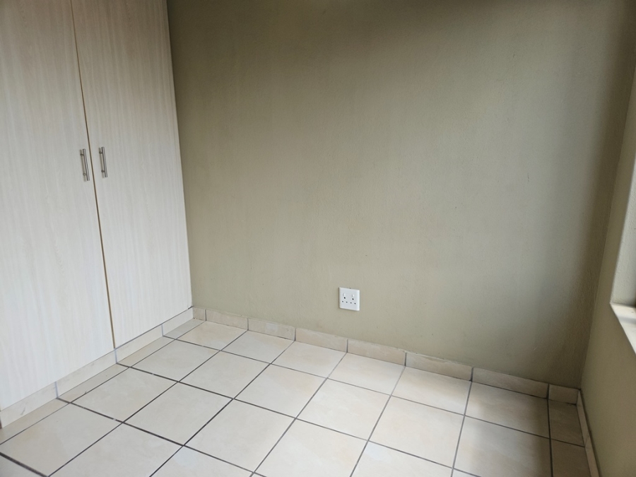 To Let 2 Bedroom Property for Rent in Honeydew Grove Gauteng
