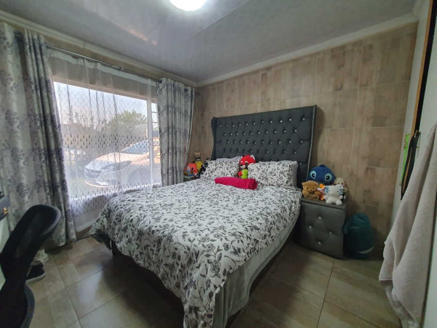 4 Bedroom Property for Sale in Sunair Park Gauteng