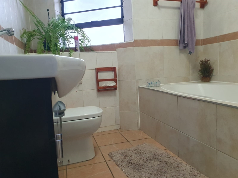 4 Bedroom Property for Sale in Sunair Park Gauteng