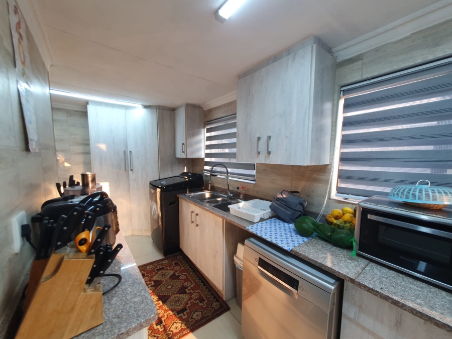 4 Bedroom Property for Sale in Sunair Park Gauteng