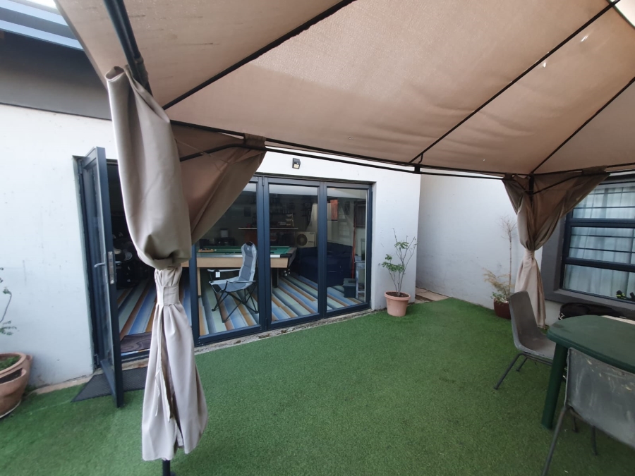 4 Bedroom Property for Sale in Sunair Park Gauteng