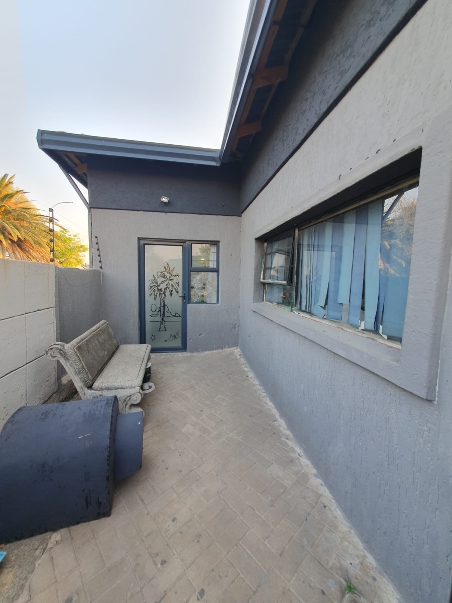4 Bedroom Property for Sale in Sunair Park Gauteng