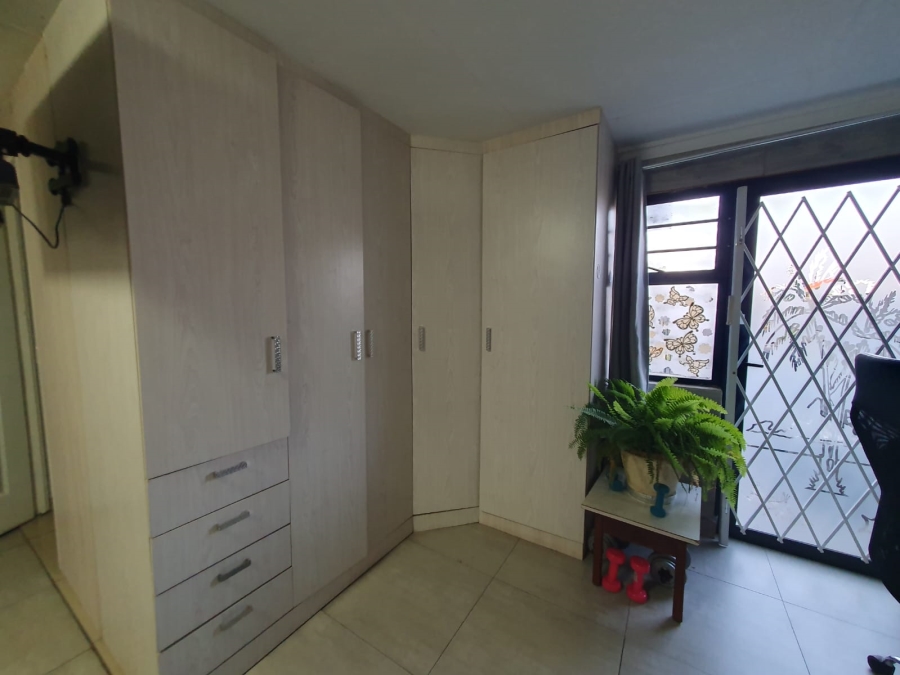 4 Bedroom Property for Sale in Sunair Park Gauteng