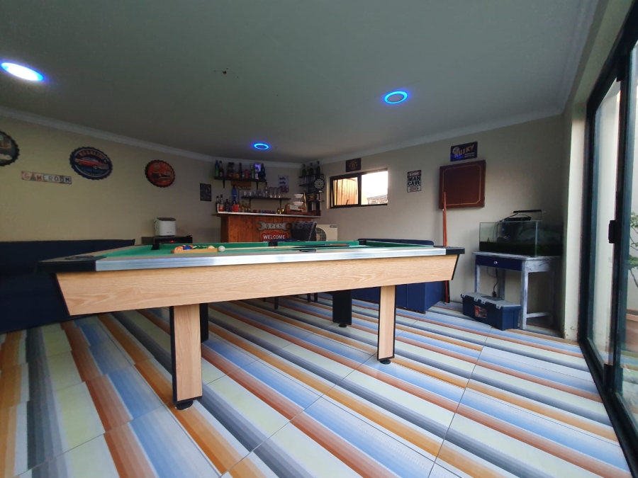 4 Bedroom Property for Sale in Sunair Park Gauteng