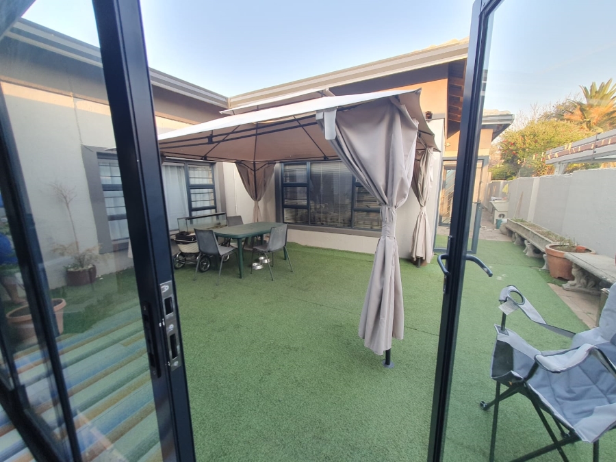 4 Bedroom Property for Sale in Sunair Park Gauteng
