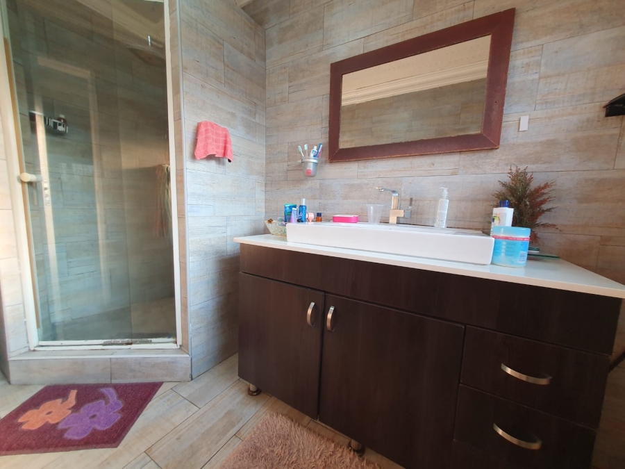 4 Bedroom Property for Sale in Sunair Park Gauteng