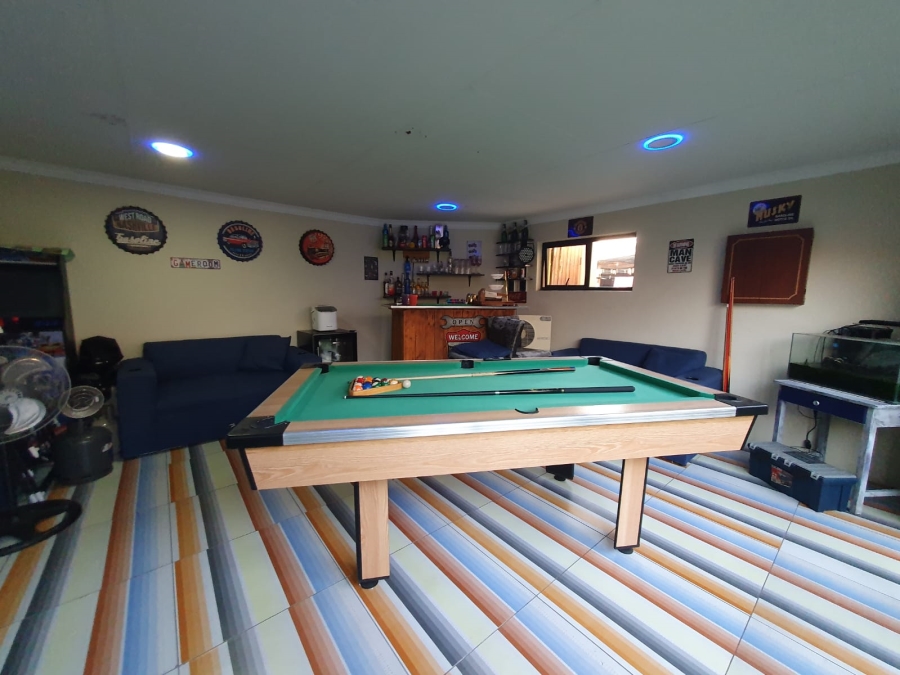 4 Bedroom Property for Sale in Sunair Park Gauteng
