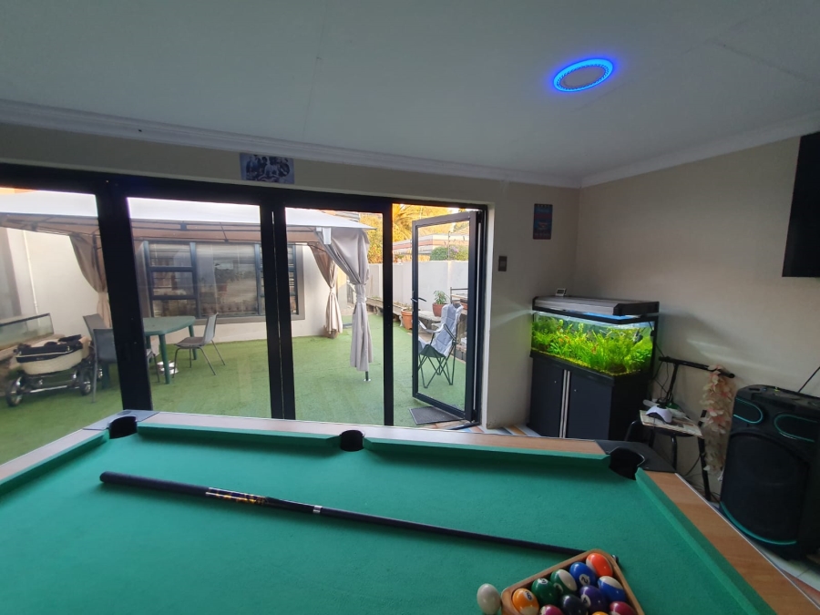 4 Bedroom Property for Sale in Sunair Park Gauteng