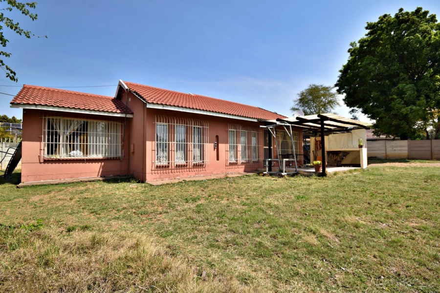 3 Bedroom Property for Sale in Bloubosrand Gauteng