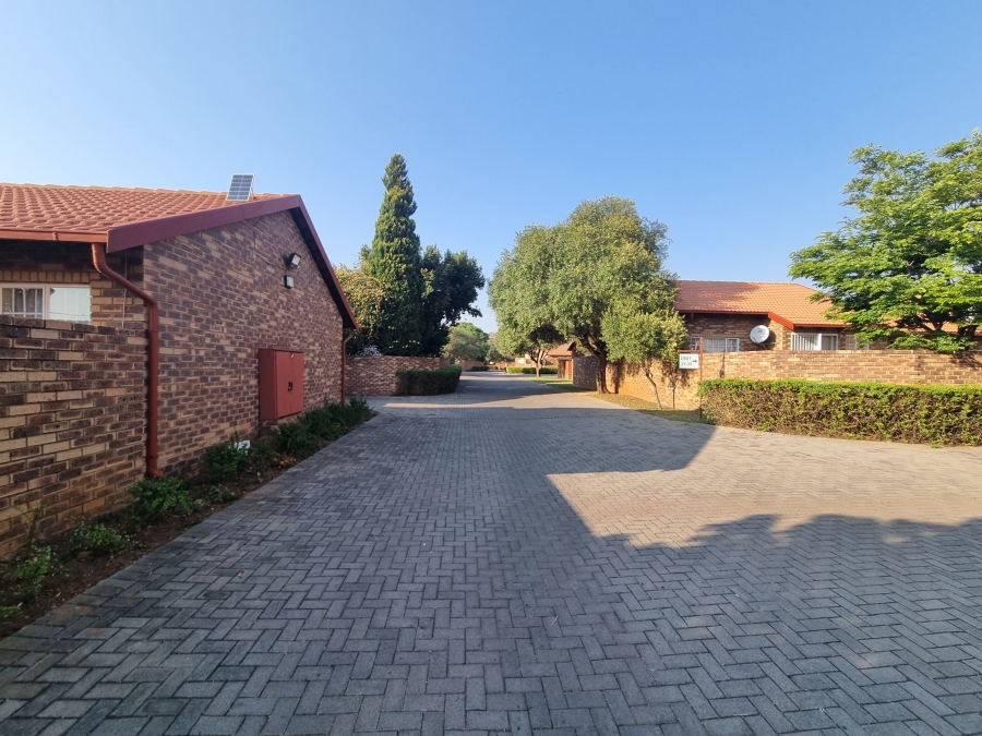 2 Bedroom Property for Sale in Meyerspark Gauteng