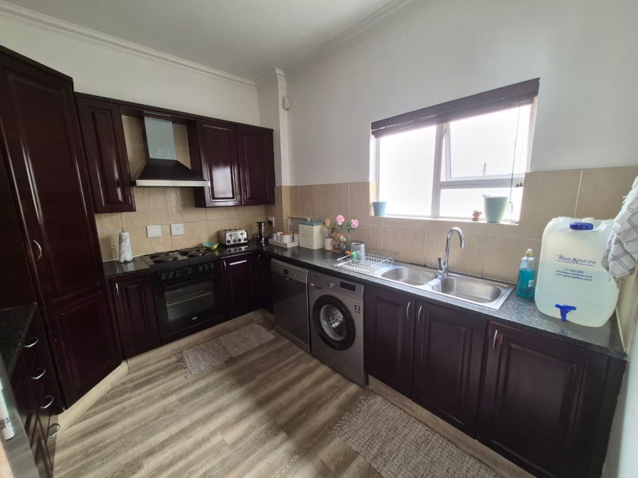 To Let 3 Bedroom Property for Rent in Greenstone Hill Gauteng