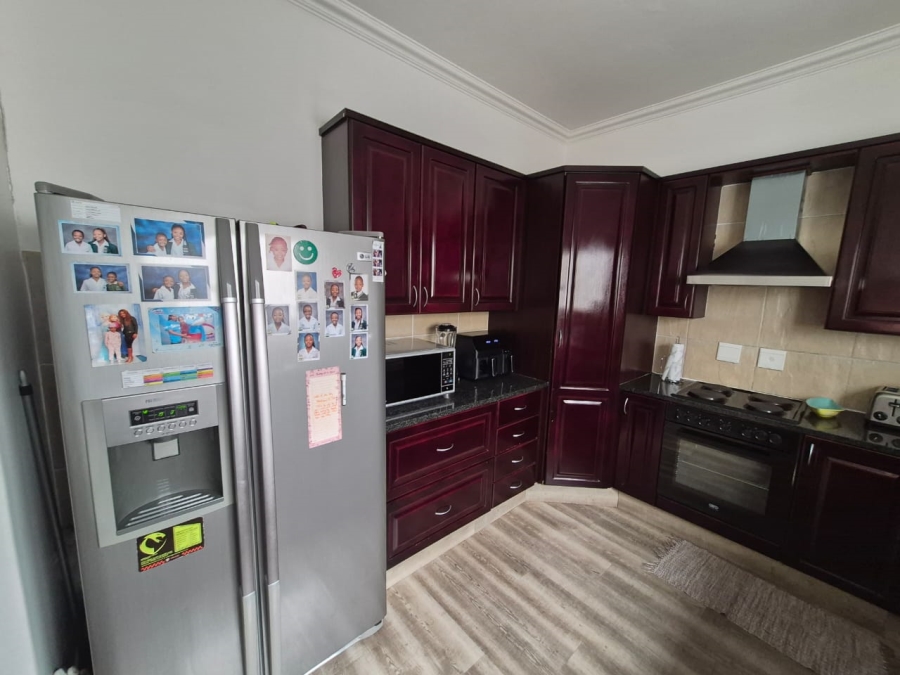 To Let 3 Bedroom Property for Rent in Greenstone Hill Gauteng