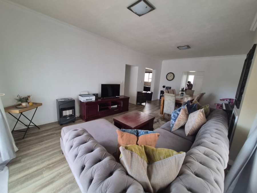 To Let 3 Bedroom Property for Rent in Greenstone Hill Gauteng