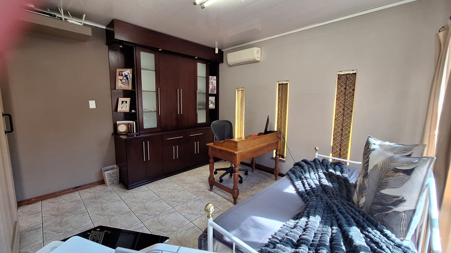 4 Bedroom Property for Sale in Vanderbijlpark SE Gauteng
