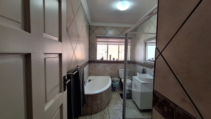 4 Bedroom Property for Sale in Vanderbijlpark SE Gauteng