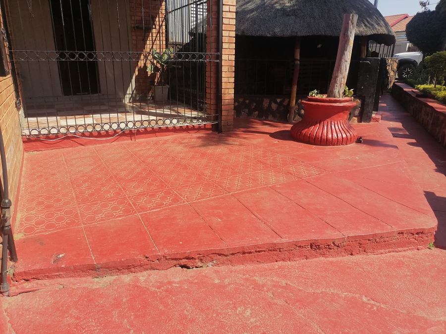 3 Bedroom Property for Sale in Soshanguve DD Gauteng