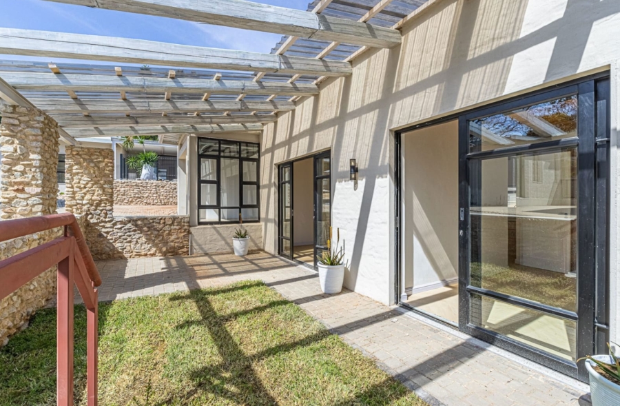 To Let 1 Bedroom Property for Rent in Bryanston Gauteng