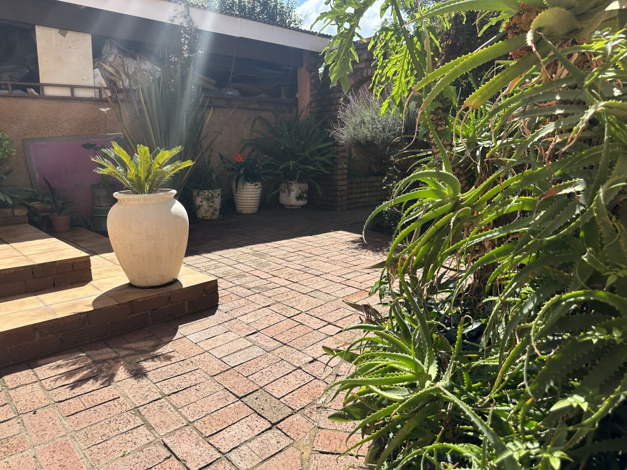 5 Bedroom Property for Sale in Simmerfield Gauteng