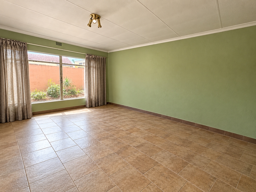 5 Bedroom Property for Sale in Simmerfield Gauteng