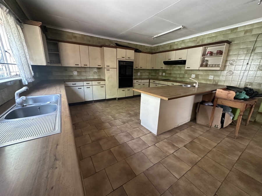 5 Bedroom Property for Sale in Simmerfield Gauteng