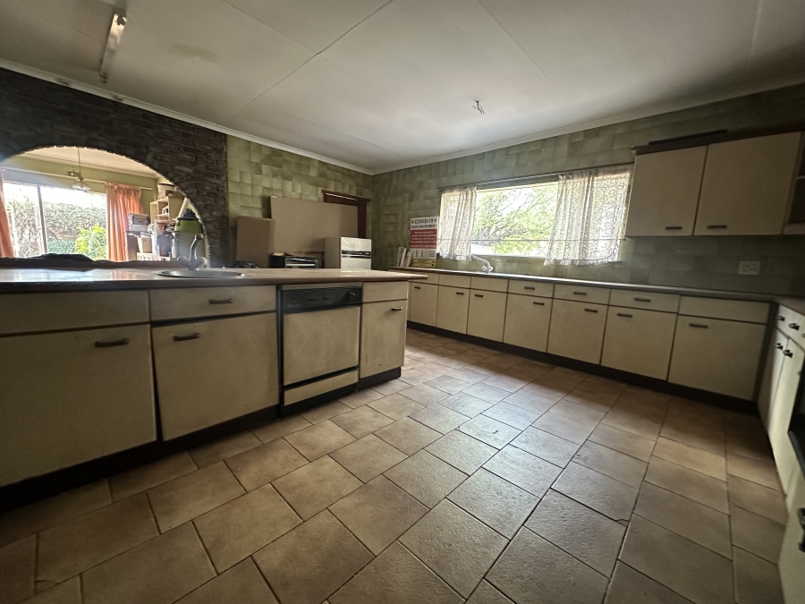 5 Bedroom Property for Sale in Simmerfield Gauteng