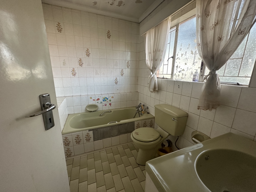 5 Bedroom Property for Sale in Simmerfield Gauteng