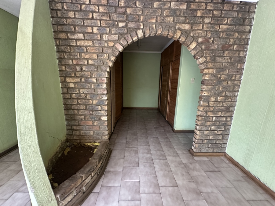 5 Bedroom Property for Sale in Simmerfield Gauteng
