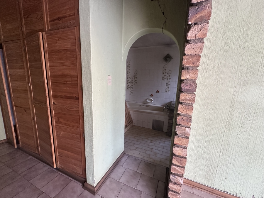 5 Bedroom Property for Sale in Simmerfield Gauteng