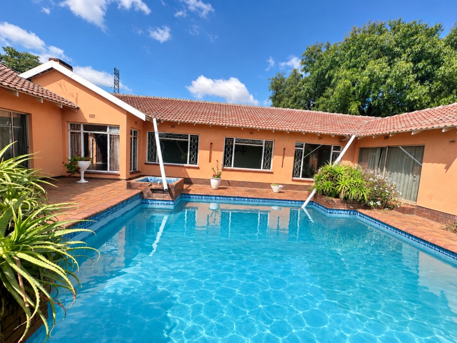 5 Bedroom Property for Sale in Simmerfield Gauteng