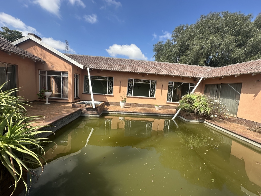 5 Bedroom Property for Sale in Simmerfield Gauteng
