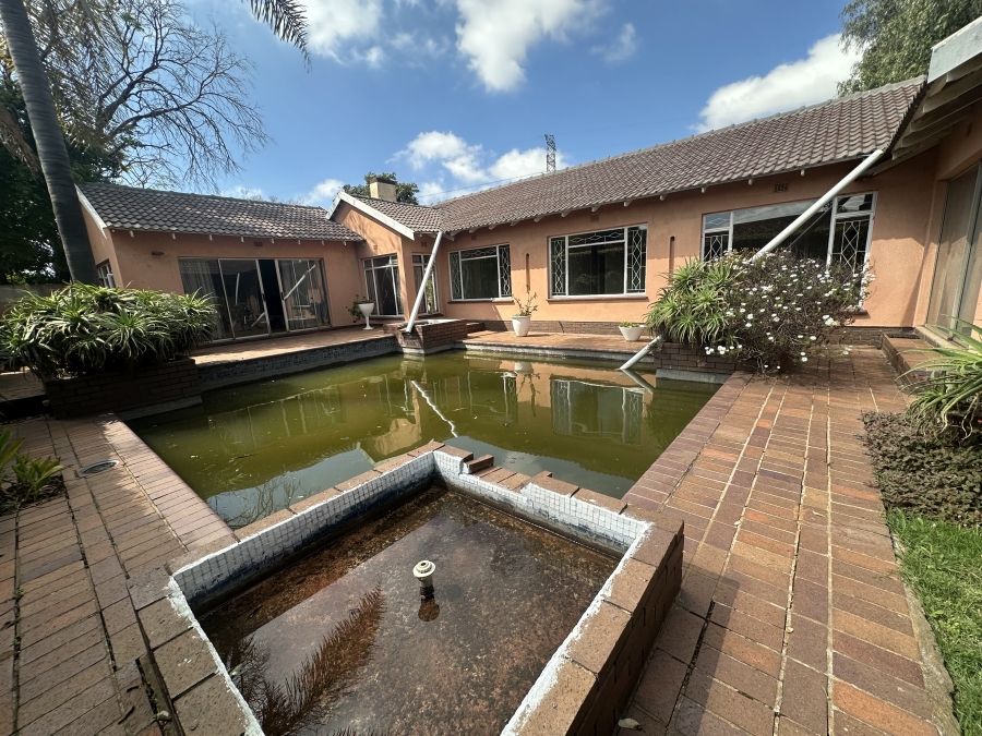5 Bedroom Property for Sale in Simmerfield Gauteng