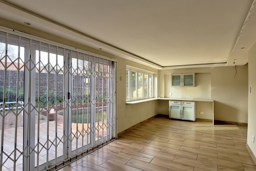 To Let 4 Bedroom Property for Rent in Sunnyridge Gauteng