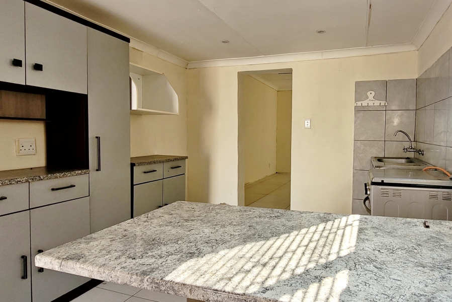 To Let 1 Bedroom Property for Rent in Sunnyridge Gauteng