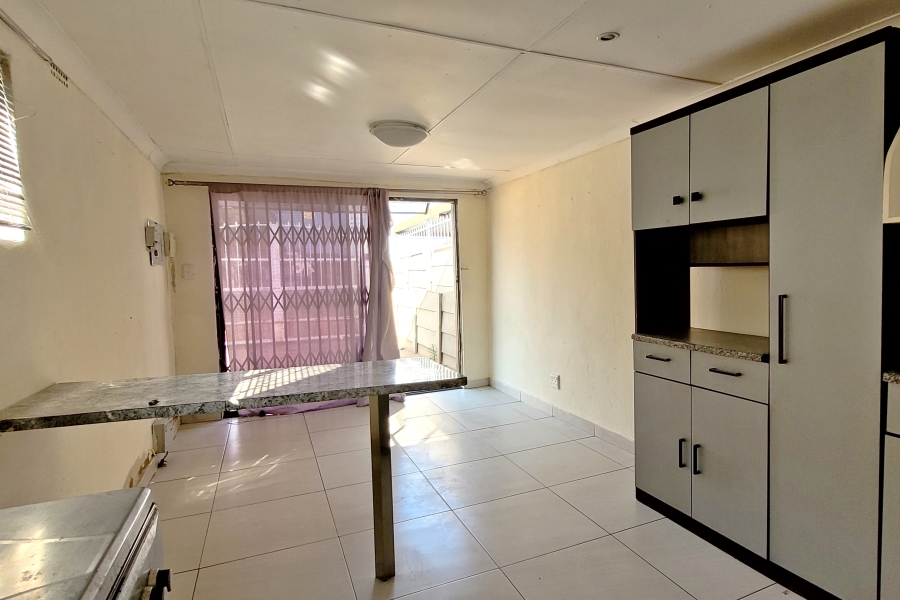 To Let 1 Bedroom Property for Rent in Sunnyridge Gauteng