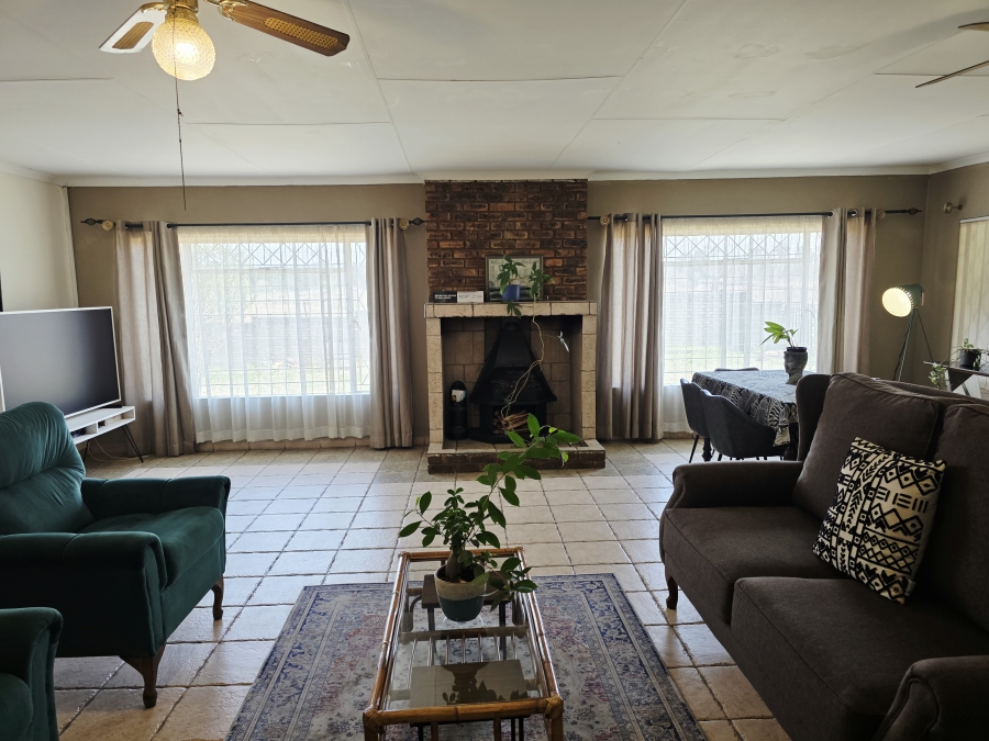 3 Bedroom Property for Sale in Walker Fruit Farms Gauteng