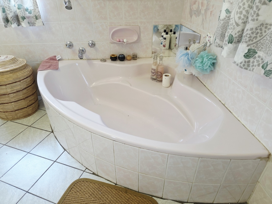 3 Bedroom Property for Sale in Walker Fruit Farms Gauteng