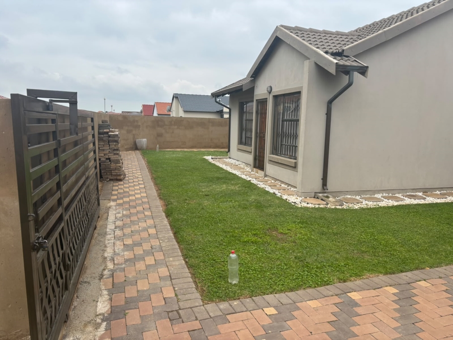 2 Bedroom Property for Sale in Sharon Park Gauteng