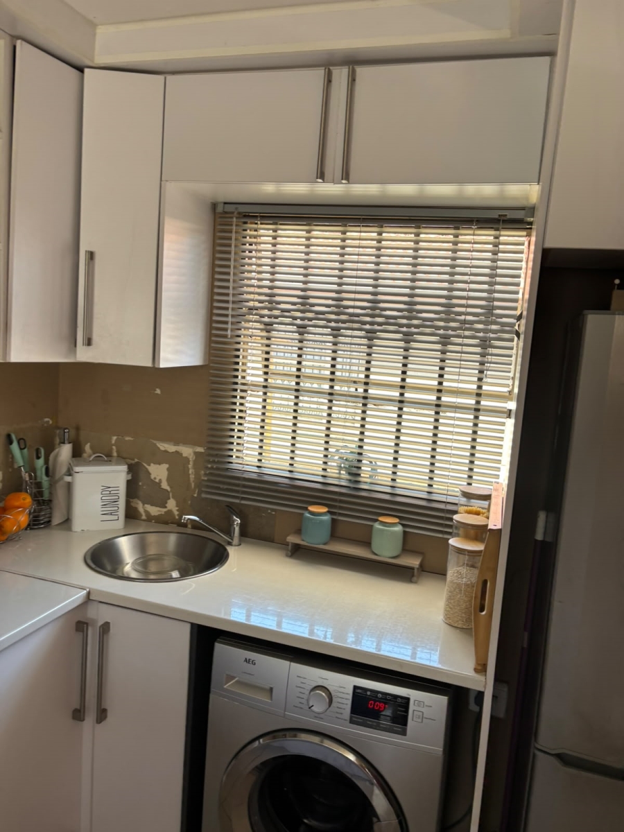 2 Bedroom Property for Sale in Sharon Park Gauteng