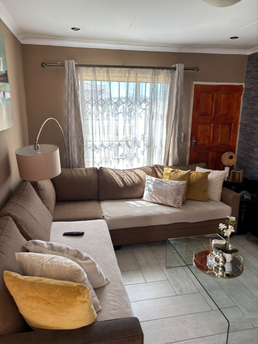 2 Bedroom Property for Sale in Sharon Park Gauteng
