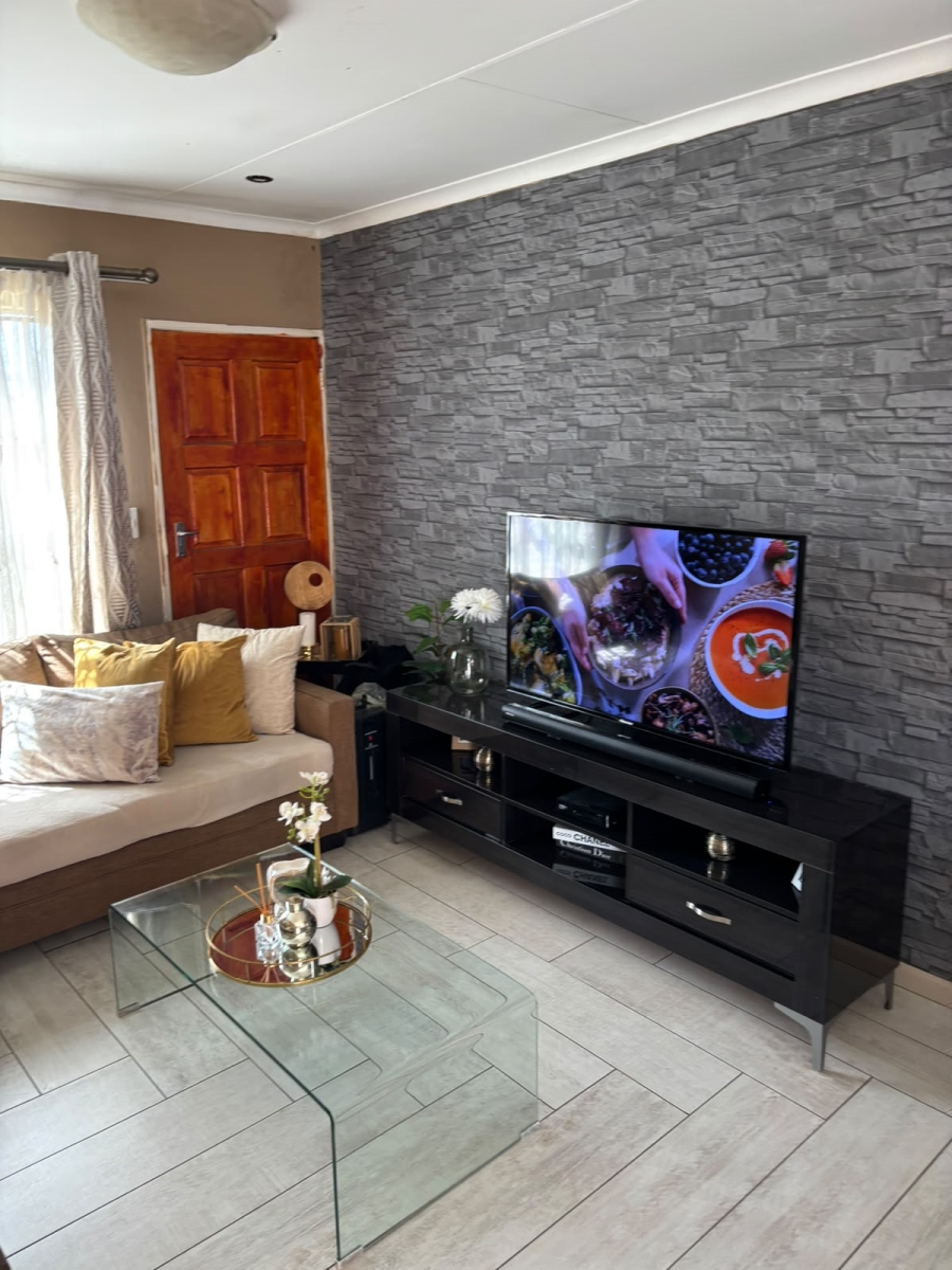 2 Bedroom Property for Sale in Sharon Park Gauteng