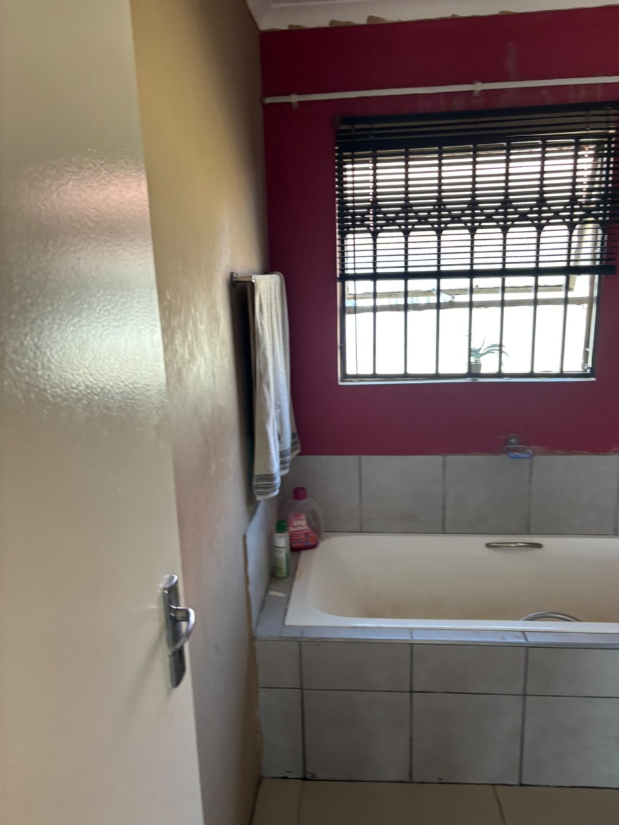 2 Bedroom Property for Sale in Sharon Park Gauteng
