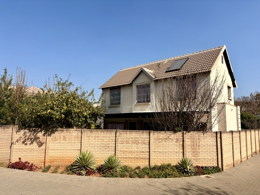 3 Bedroom Property for Sale in Willow Park Manor Gauteng