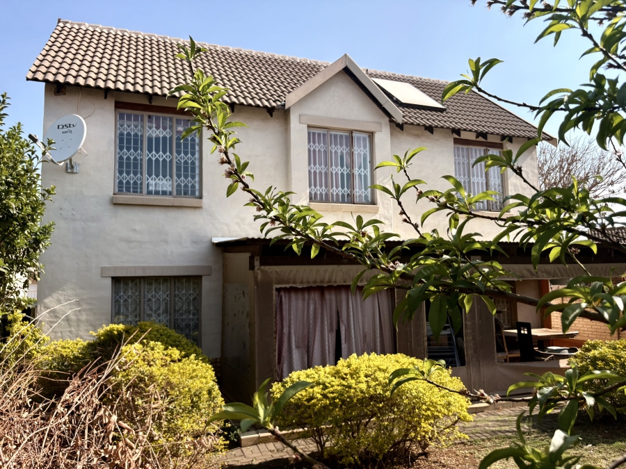 3 Bedroom Property for Sale in Willow Park Manor Gauteng